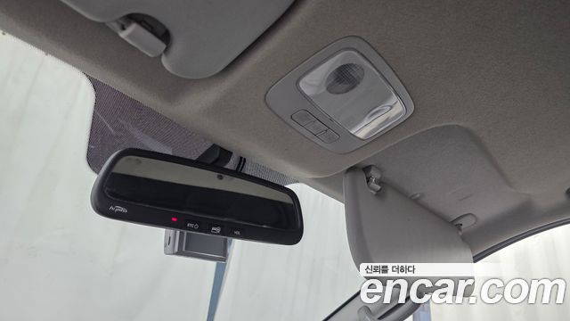 Hyundai Starex 2017 — photo 16