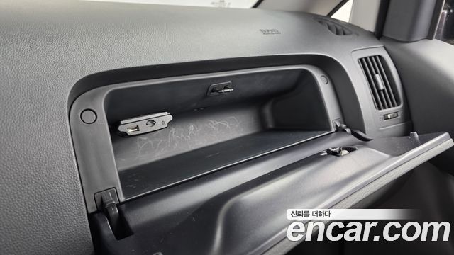 Hyundai Starex 2017 — photo 18