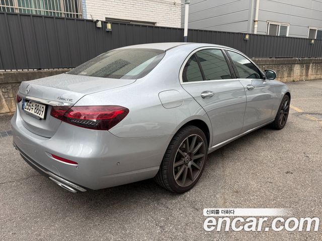 Mercedes-Benz E-Class 2021 — photo 2