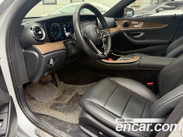 Mercedes-Benz E-Class 2021 — photo 9