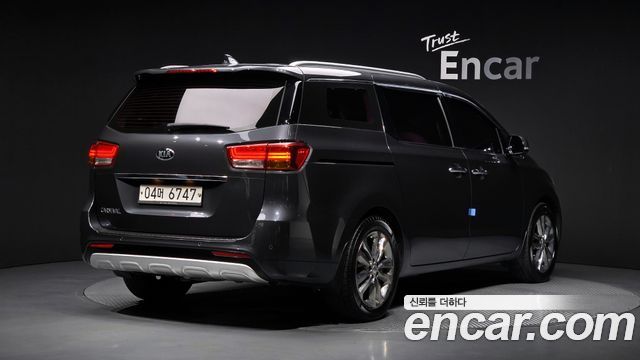 Kia Canival 2017 — photo 2