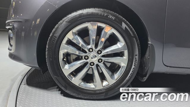 Kia Canival 2017 — photo 5