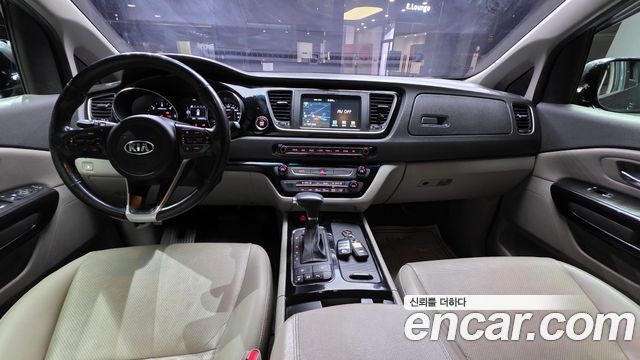 Kia Canival 2017 — photo 7