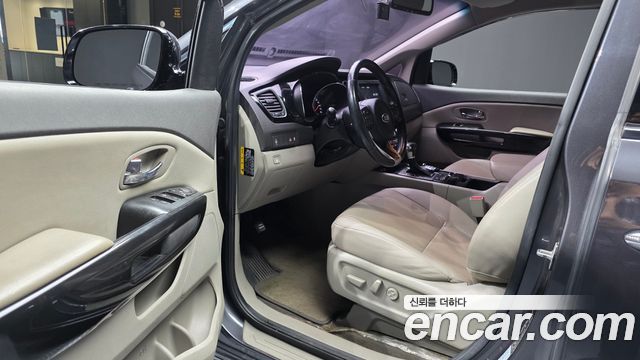 Kia Canival 2017 — photo 10