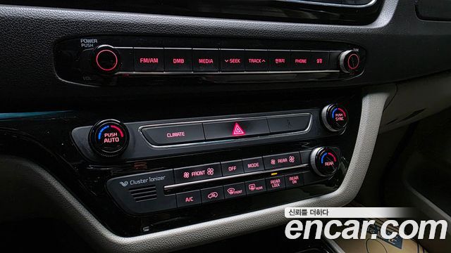 Kia Canival 2017 — photo 18