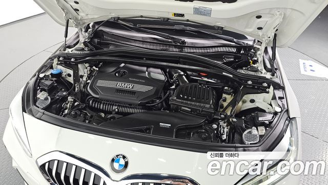 BMW 1-Series 2023 — photo 6