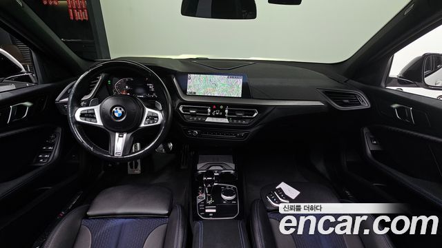 BMW 1-Series 2023 — photo 10