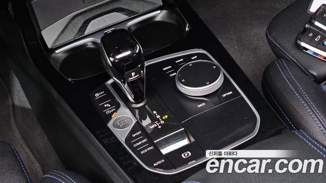 BMW 1-Series 2023 — photo 12
