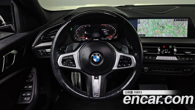BMW 1-Series 2023 — photo 19