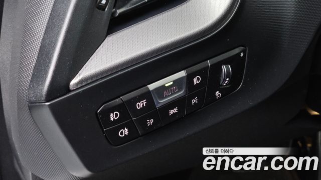 BMW 1-Series 2023 — photo 20
