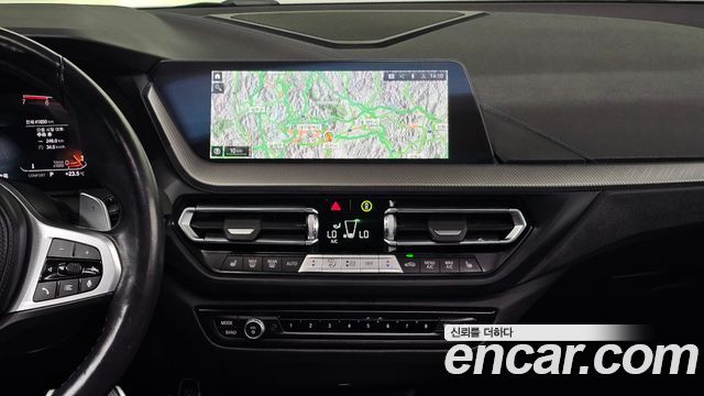 BMW 1-Series 2023 — photo 21