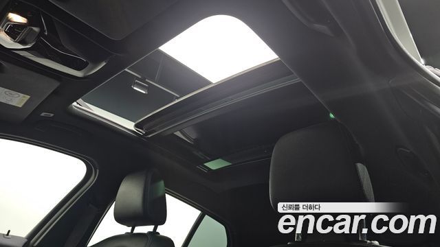 BMW 1-Series 2023 — photo 24