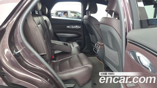 Genesis GV70 2021 — photo 12