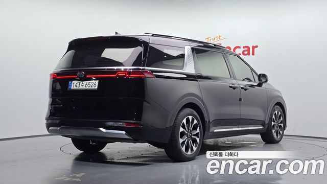 Kia Canival 2021 — photo 2