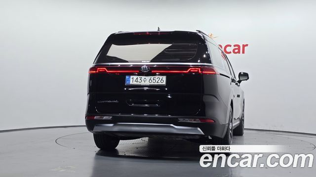 Kia Canival 2021 — photo 4
