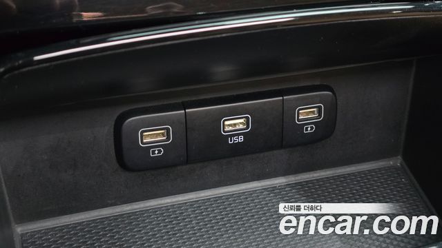 Kia Canival 2021 — photo 12