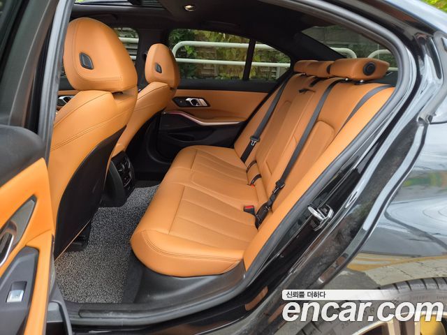 BMW 3-Series 2024 — photo 12