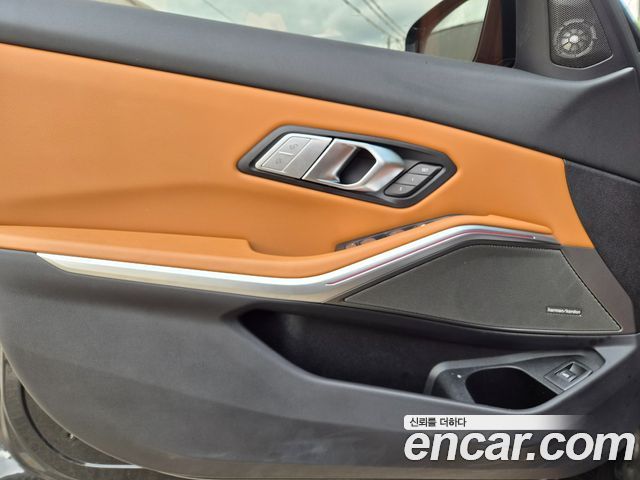 BMW 3-Series 2024 — photo 16