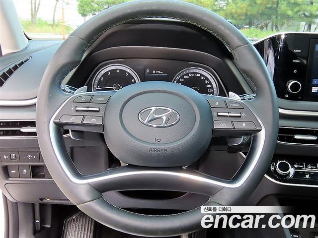 Hyundai Sonata 2023 — photo 8