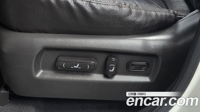 Hyundai Santafe 2011 — photo 25