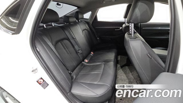 Hyundai Sonata 2022 — photo 17
