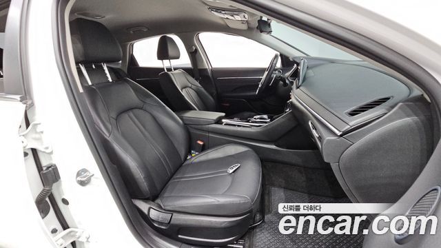 Hyundai Sonata 2022 — photo 18