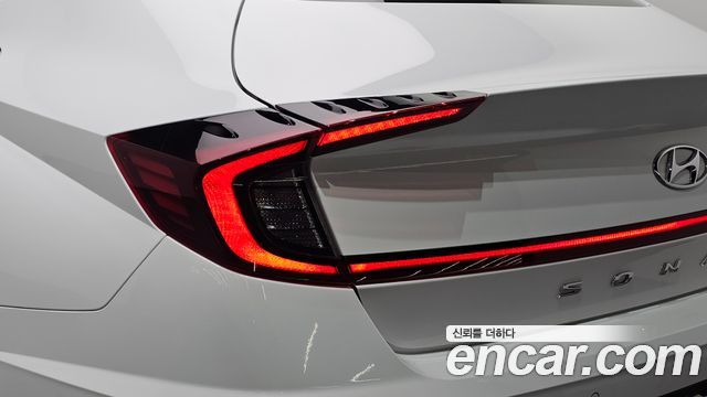 Hyundai Sonata 2022 — photo 9
