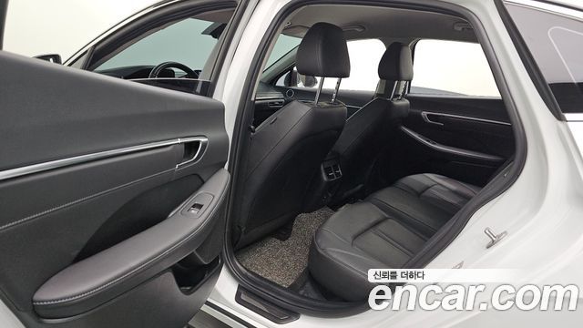 Hyundai Sonata 2022 — photo 16