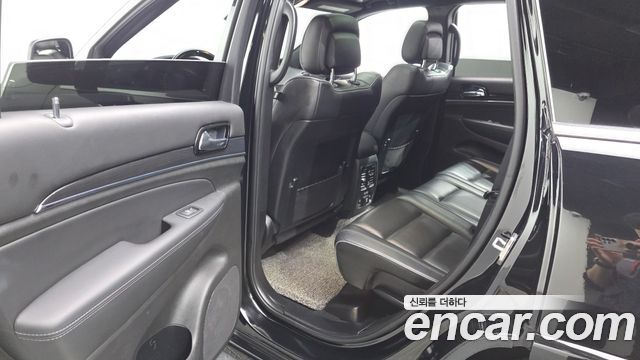 Jeep Cherokee 2020 — photo 17