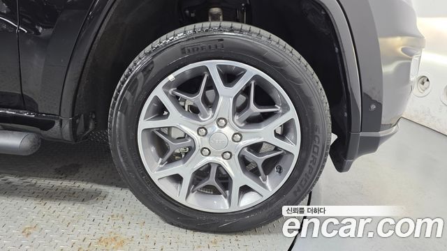 Jeep Cherokee 2020 — photo 7