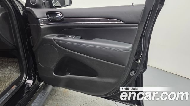 Jeep Cherokee 2020 — photo 14