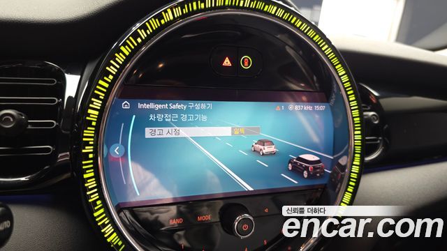 Mini Cooper 2022 — photo 20