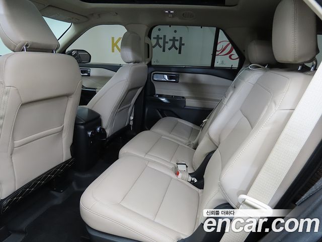 Ford Explorer 2022 — photo 9