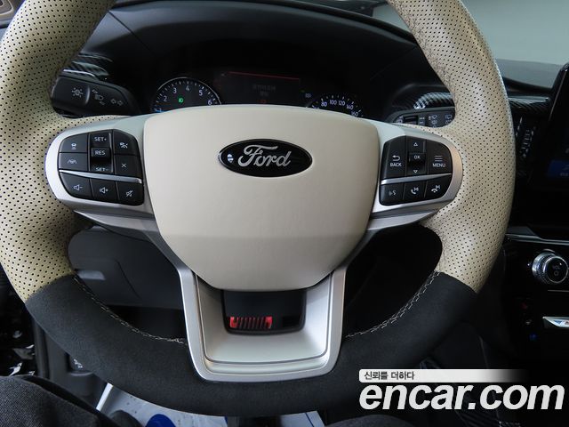 Ford Explorer 2022 — photo 13