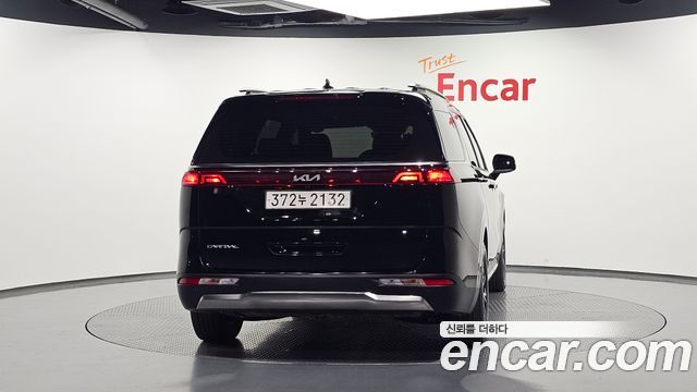 Kia Canival 2023 — photo 4