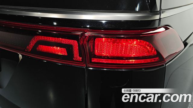 Kia Canival 2023 — photo 9