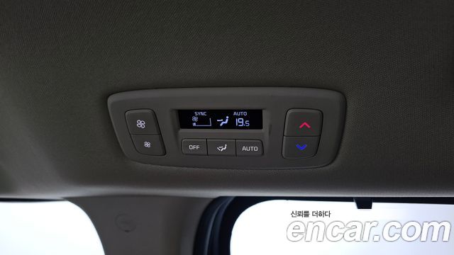 Kia Canival 2023 — photo 30