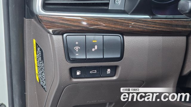 Kia K7 2018 — photo 14