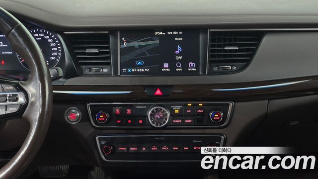 Kia K7 2018 — photo 17