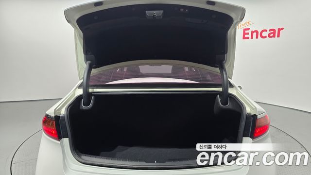 Kia K7 2018 — photo 20