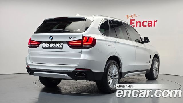 BMW X5 2017 — photo 2