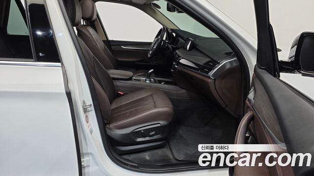 BMW X5 2017 — photo 11