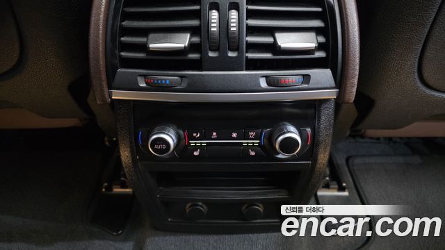 BMW X5 2017 — photo 18