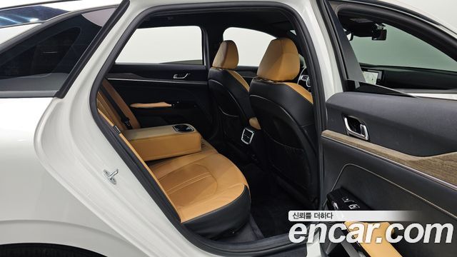 Kia K5 2022 — photo 18