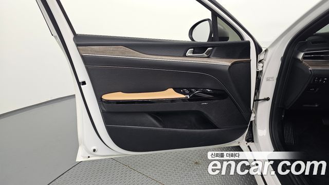 Kia K5 2022 — photo 14