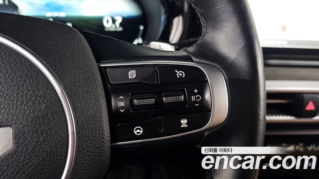 Kia K5 2022 — photo 31