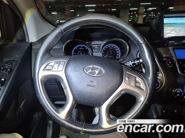 Hyundai Tucson 2011 — photo 8
