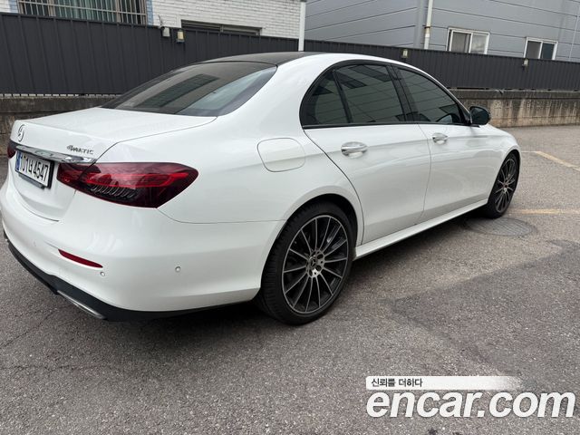 Mercedes-Benz E-Class 2023 — photo 2
