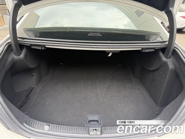 Mercedes-Benz E-Class 2023 — photo 17