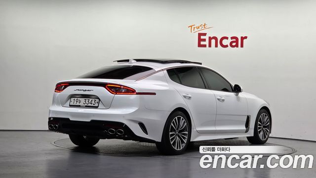 Kia Stinger 2018 — photo 2